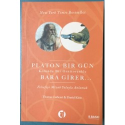 Platon Bir Gün Kolunda Bir Ornitorenkle Bara Girer